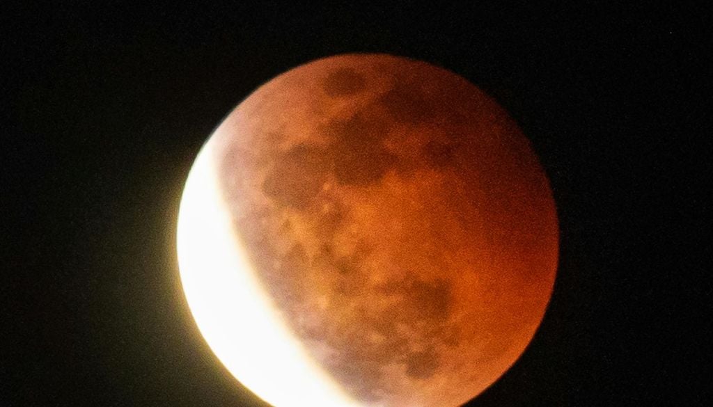 Los eclipses de Luna pueden observarse directamente a simple vista de manera segura