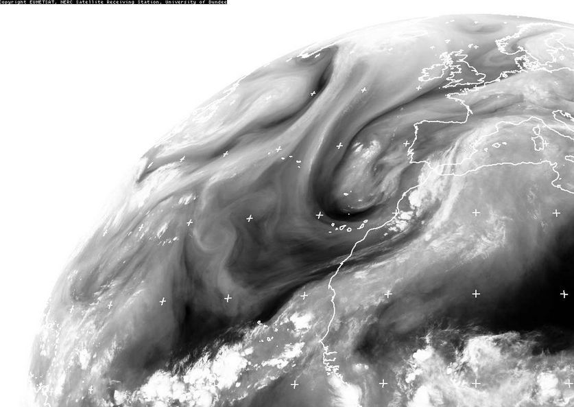 Un Ejemplo De Una Borrasca Que Se Debilita O Rellena, Pero “menos” Imágenes de vapor de agua del 21 de septiembre de 2014 a las 06 UTC donde se observa la interacción polar-subtropical. Fuente: EUMETSAT