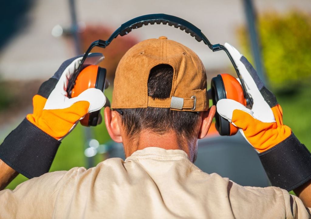 Perona con cascos antituido Perona con cascos antituido