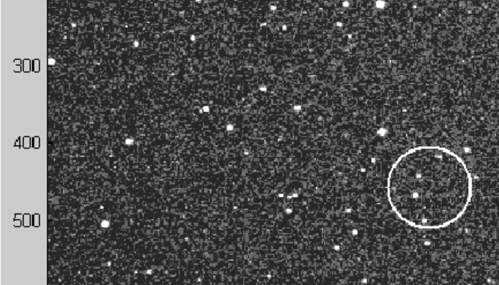 En una imagen CCD se marcan y seleccionan estrellas brillantes para el siguiente cálculo. Algo que no se hacía en las placas de vidrio.