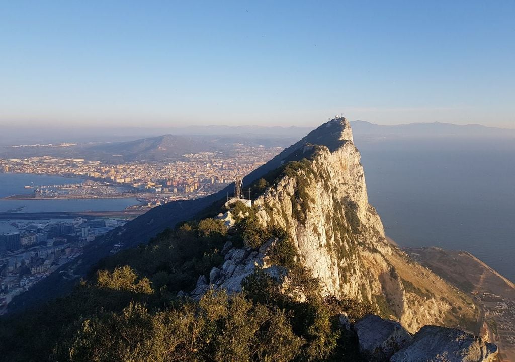 El estudio apunta a que la convergencia oblicua entre placas favorece también movimientos laterales