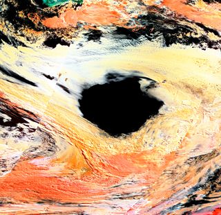 Un extraño agujero masivo sin nubes