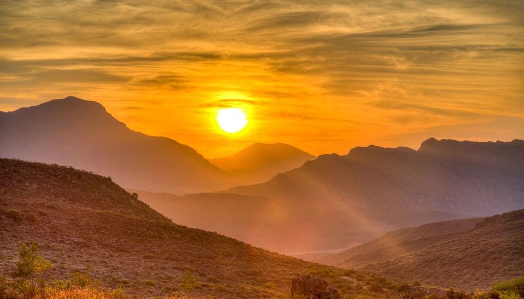 Atardecer En Avellanosa de Muñó, la totalidad comenzará cuando el sol ya se encuentre muy bajo sobre el horizonte occidental
