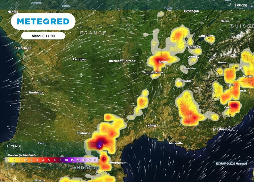 Risque d'orages Le risque d'orages va s'accentuer des Pyrénées aux reliefs de l'est en fin de journée à l'avant du front froid