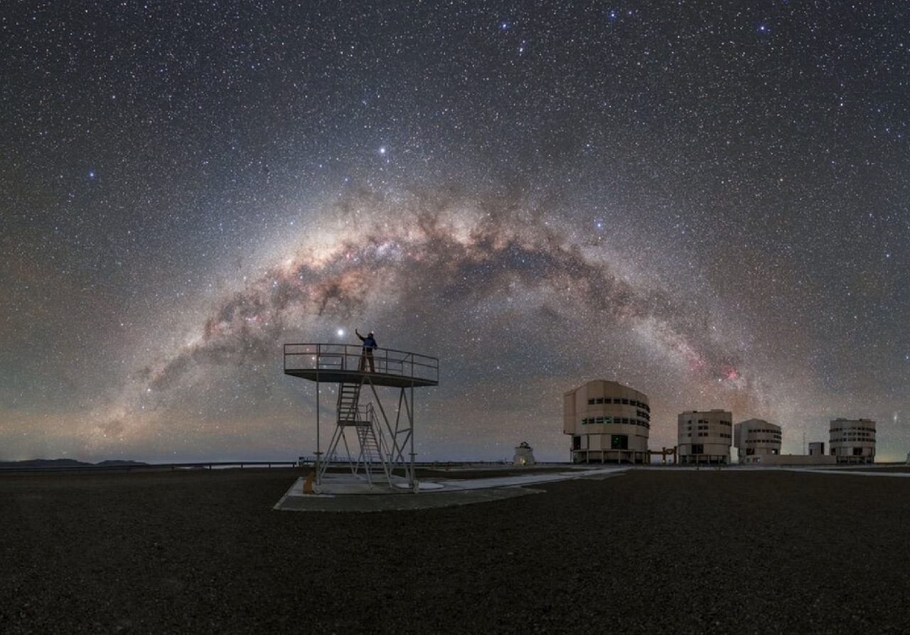 Le quattro unità del Very Large Telescope (VLT) dell'ESO con la Via Lattea di sfondo al cerro Paranal in Cile. Credit: ESO/P. Horálek
