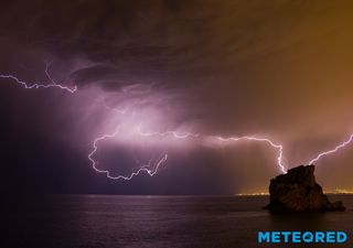 Stunning lightning strikes the winning photo in Meteored competition