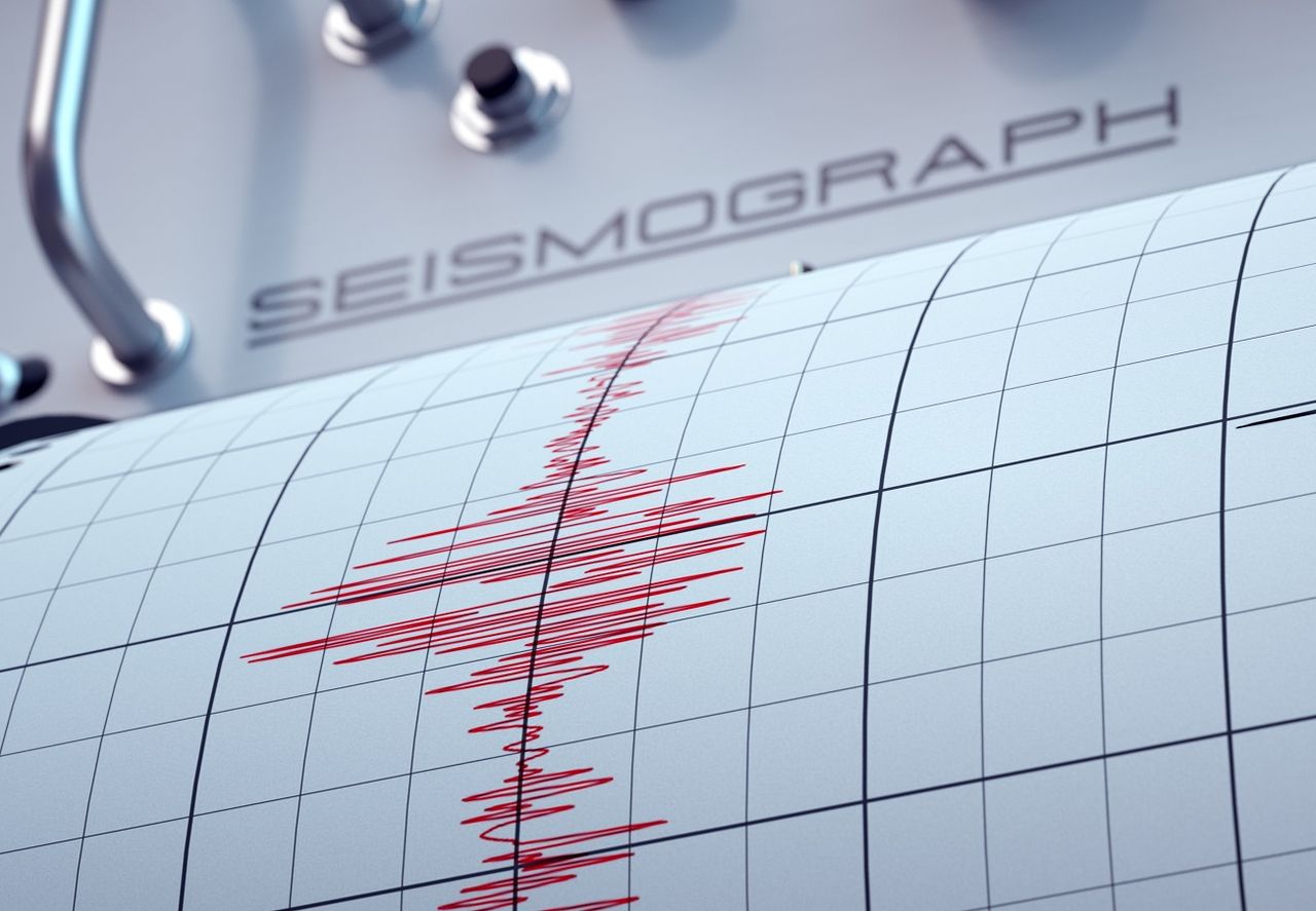 Una enorme frana causata dal crollo della cima di una montagna nel remoto fiordo di Dickson, nella Groenlandia nord-orientale, ha a sua volta generato un mega-tsunami alto 200 metri.