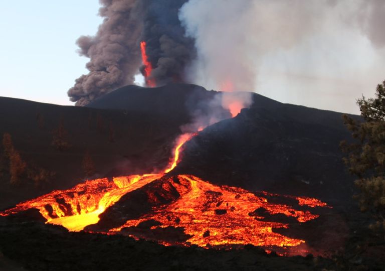 Cumple un mes erupción del Cumbre Vieja en España Cumple un mes erupción del Cumbre Vieja en España
