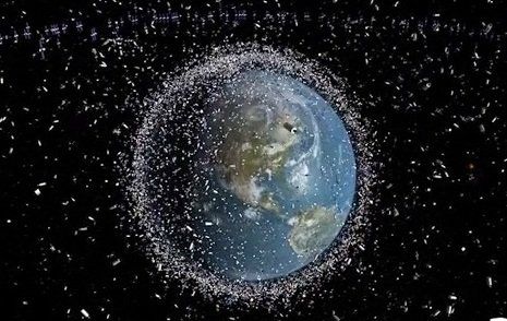 Fragmentos de basura espacial en órbita a la Tierra