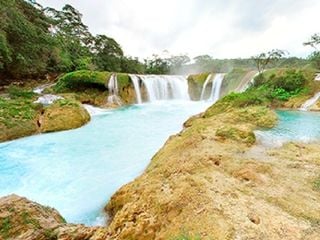 Un paraíso azul turquesa entre montañas: descubre las cascadas escondidas en el corazón de Chiapas