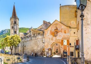 Un piccolo borgo medievale dove il tempo si è fermato: l’incanto nascosto della Liguria 