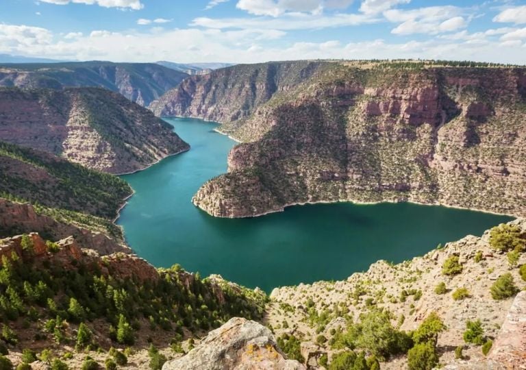 Un r&iacute;o en Estados Unidos desafi&oacute; las leyes de la gravedad y la geolog&iacute;a cree saber por qu&eacute;