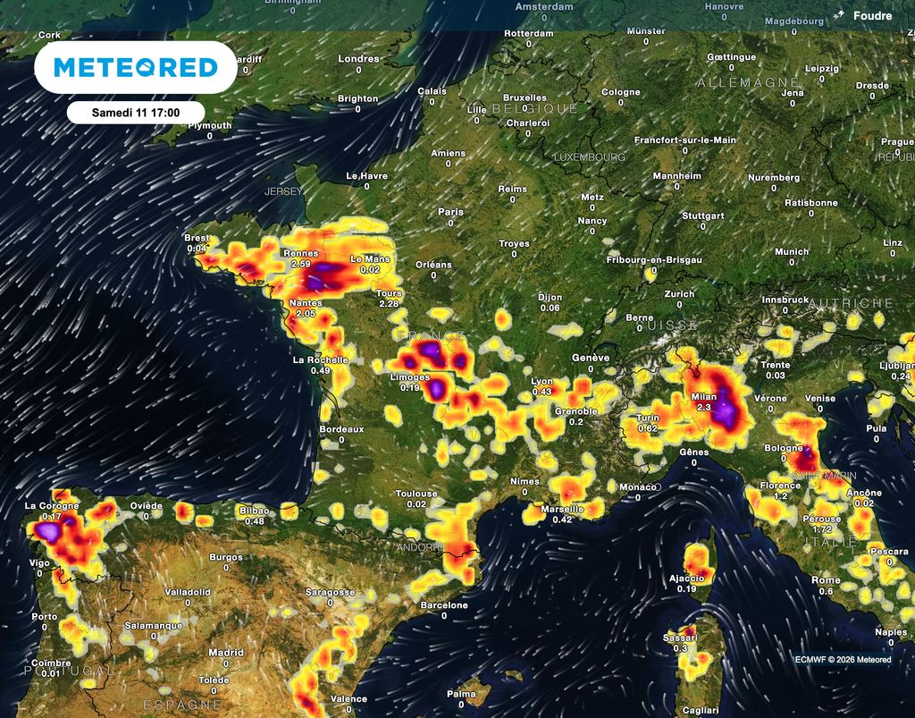 Des orages plus nombreux pour la journée de demain samedi. Des orages plus nombreux pour la journée de demain samedi.