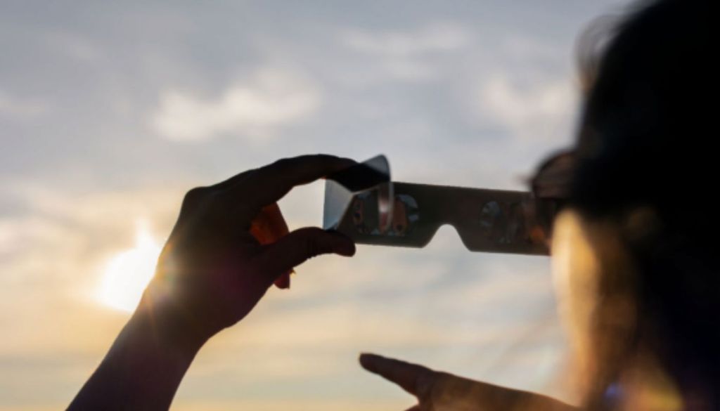 Eclipse solar total en Islas Baleares Salud ocular, movilidad y seguridad en tierra y mar: los principales ejes de la campaña institucional de Islas Baleares de cara al eclipse solar de agosto.
