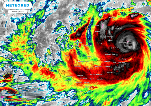 Un tifón sin precedentes en los registros históricos golpeó Vietnam