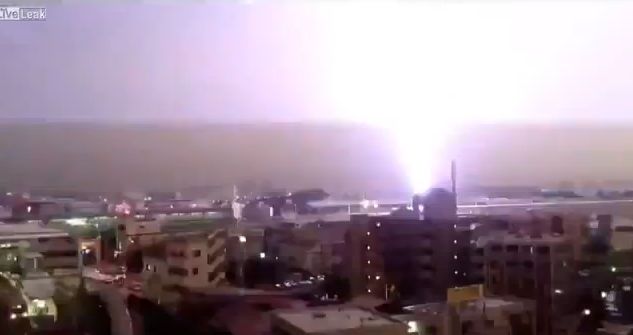 Un Tren Cazado Por Un Rayo: Vídeo