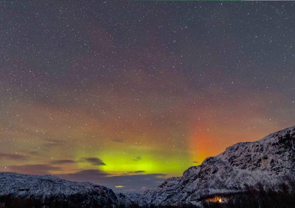 Narvik está al norte del Círculo Polar Ártico y se ubica prácticamente debajo del llamado “óvalo auroral”