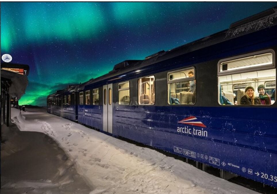 auroras en el tren de Noruega