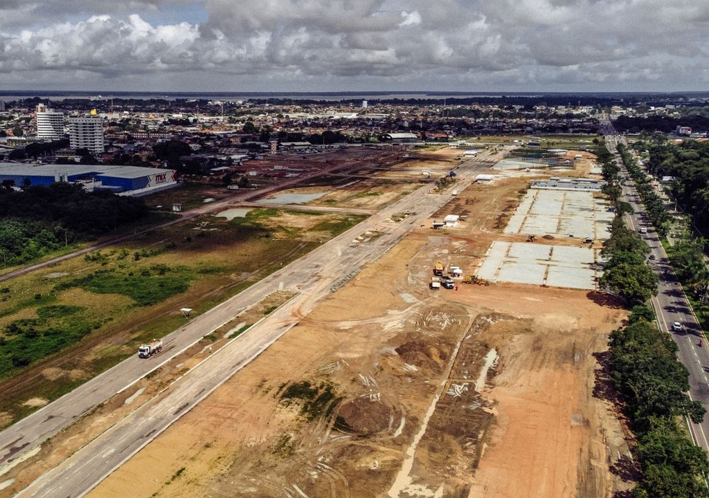 Hay obras en marcha para transformar un aeropuerto abandonado en un Parque de la Ciudad. Hay obras en marcha para transformar un aeropuerto abandonado en un Parque de la Ciudad.