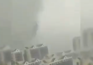 Vídeos impressionantes: série de tornados devasta o leste da China
