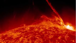 Una erupción solar gigantesca desde SDO