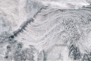 Una fábrica de hielo y nubes