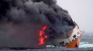 Una gran mancha de petróleo en dirección a la costa francesa