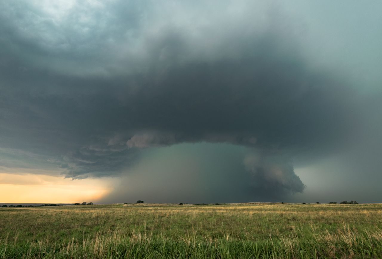 Tormentas altamente organizadas como líneas de turbonada o esta fotogénica supercélula de alta precipitación podrían desarrollarse en los próximos días en puntos del noreste peninsular.
