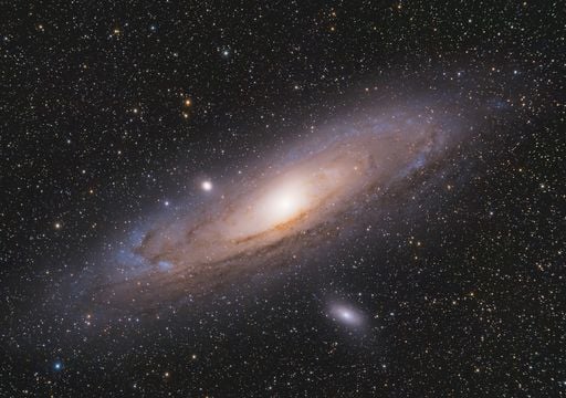 Una investigación del IAC revela estructuras ocultas en una de las galaxias espirales más grandes del universo