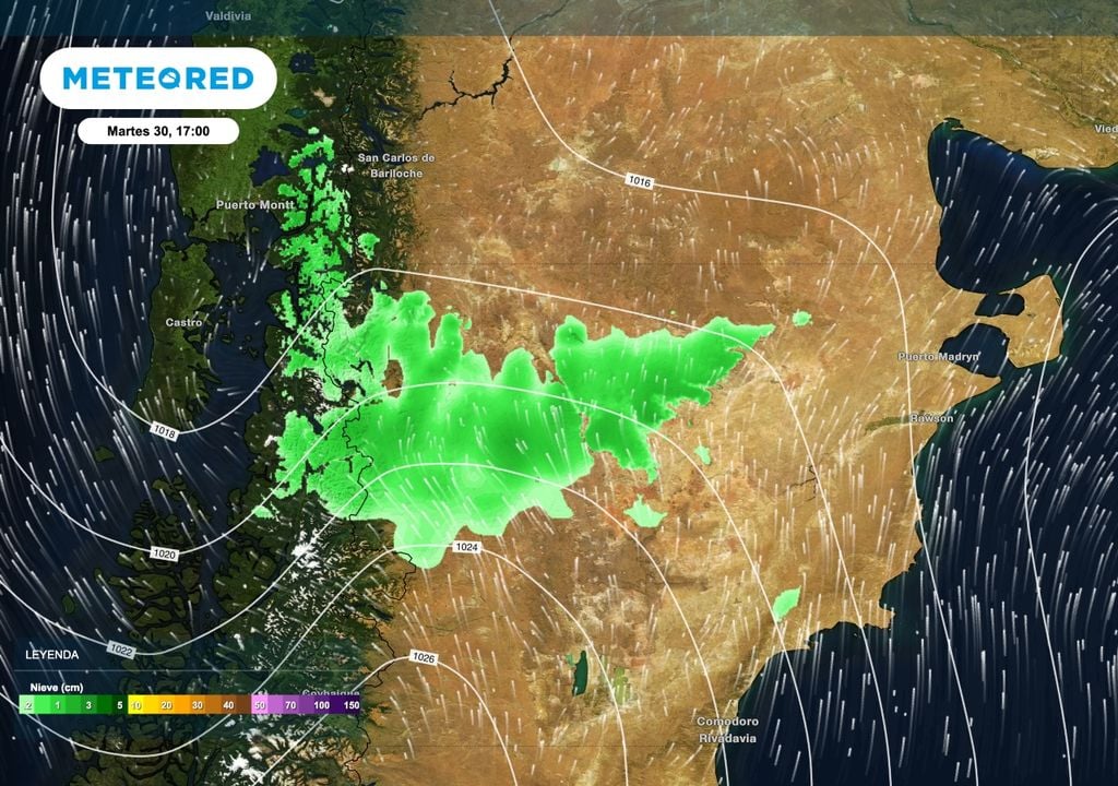 Este tipo de irrupciones de aire antártico generalmente producen nevadas en algunos sectores de la estela desde Santa Cruz hacia Río Negro. Las chances de nieve en la zona de Bariloche es menor por la trayectoria de la masa de aire. Y en caso de generarse nevadas, los acumulados son más importantes hacia el este.