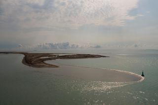 Una nuova isola emerge nel Mar Caspio, la scoperta confermata da un team di scienziati russi