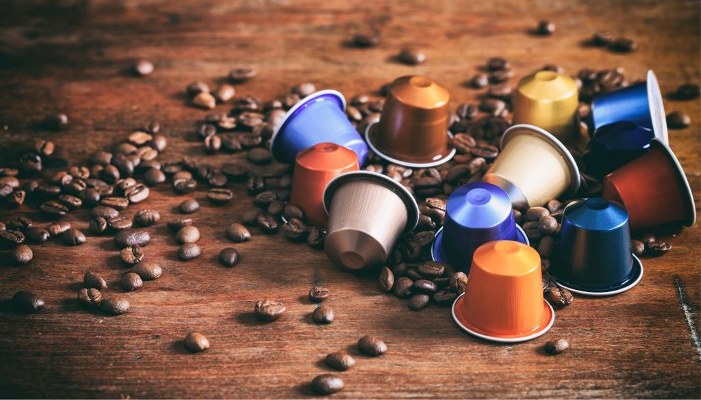 Capsule di caffè Le capsule di caffè in alluminio si trasformano in centinaia di tonnellate di rifiuti inquinanti all'anno