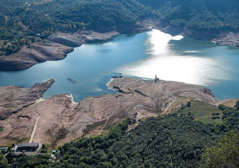 Unos ge&oacute;grafos de la UR: "Espa&ntilde;a pierde casi el 50% del consumo urbano de agua por evaporaci&oacute;n de embalses"