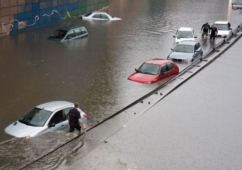 viel regen, überschwemmungen, deutschland