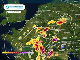 Unwettergefahr bei Deutschland gegen Dänemark am Abend: Was steckt dahinter? Das sind die Hintergründe!