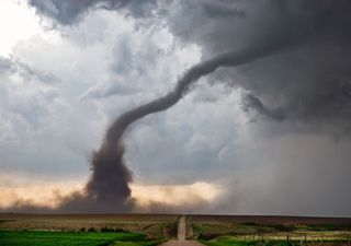 Warnung vor neuen Tornados: Ab Montagmittag erneut schwere Unwetter!