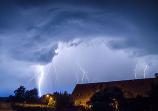 Update Unwetter: In der Nacht schwere Unwetter nach dem bisher heißesten Tag des Jahres! 