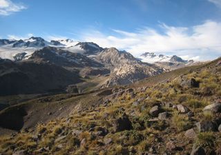 Vacaciones en Mendoza: este paraíso natural esconde termas curativas y senderos volcánicos