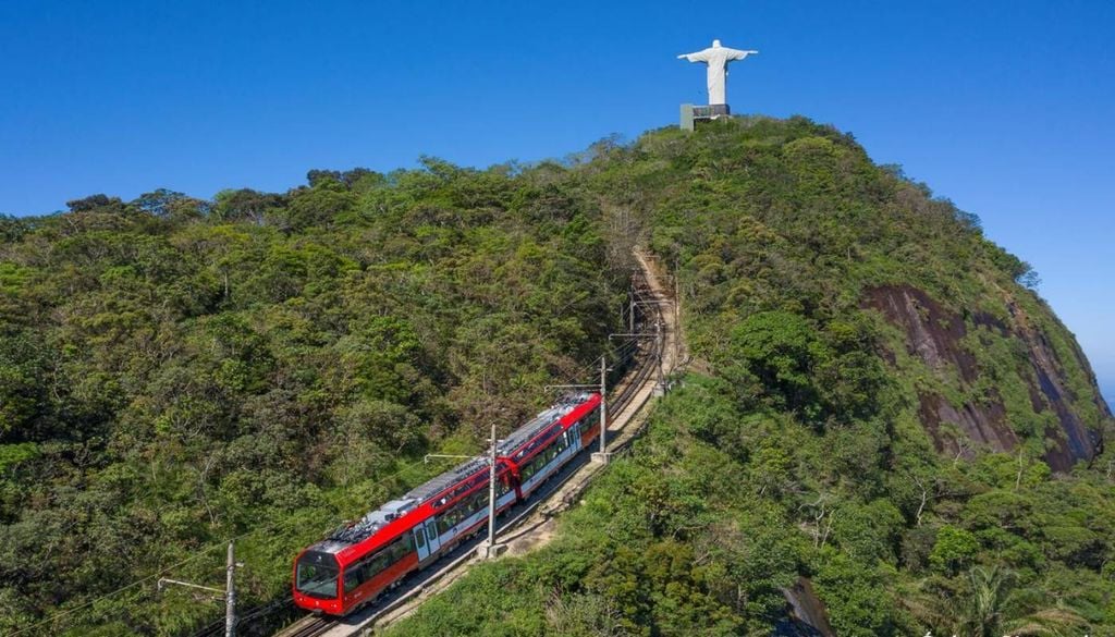 Trem do Corcovado rumo ao Cristo Redentor. Crédito: Óskar Sjostedt.