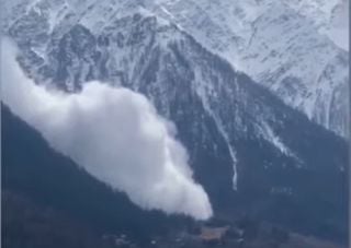 Valanga sul Monte Bianco, i video