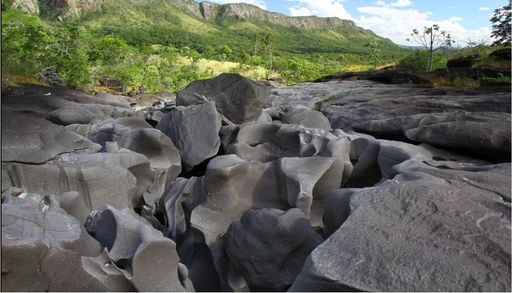 Vale da Lua, o &lsquo;solo lunar&rsquo; da Chapada dos Veadeiros: conhe&ccedil;a o ex&oacute;tico lugar de belezas naturais em Goi&aacute;s