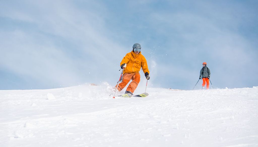 Valle Nevado Además de ser el centro de esquí más grande y moderno de Chile, Valle Nevado destaca como uno de los complejos de nieve más importantes de Sudamérica.