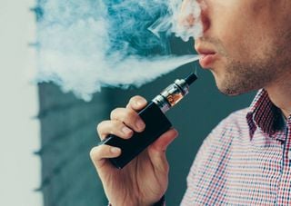 Vapes são piores que cigarros? Estudo aponta níveis alarmantes de nicotina