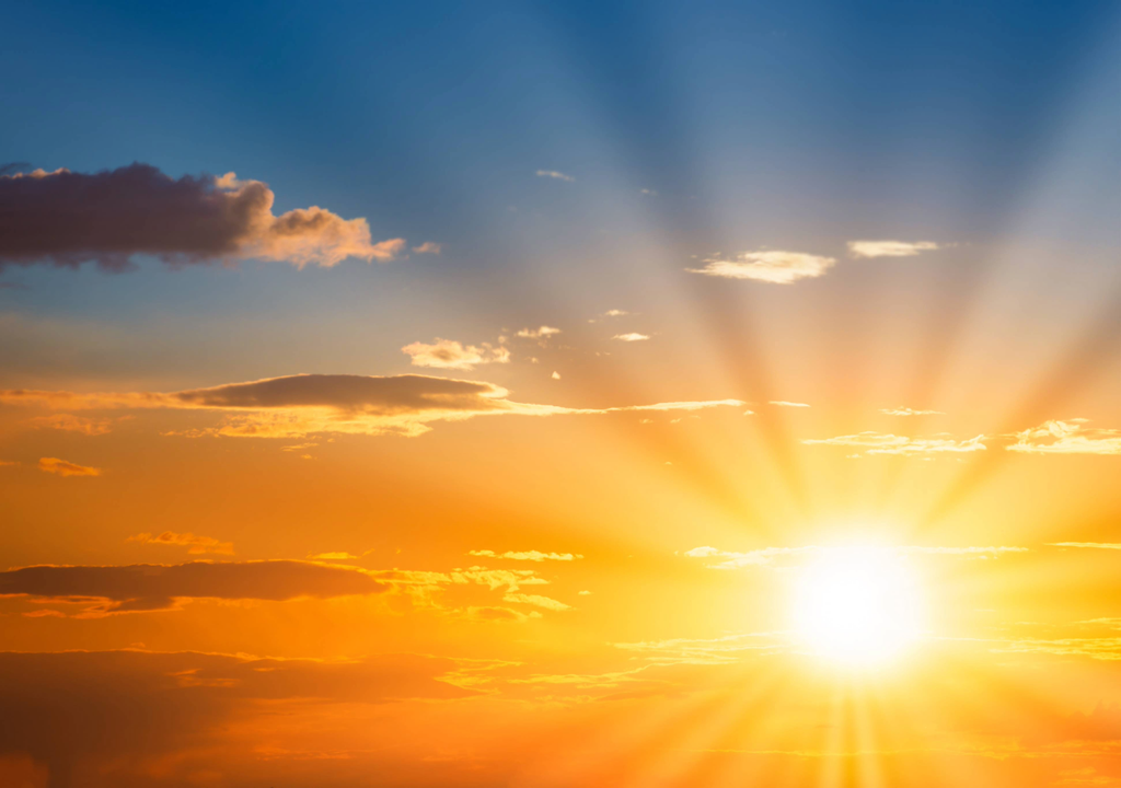 O predomínio de céu claro, sem nuvens, favorece o aumento da amplitude térmica.