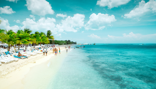 Vecinos y ambientalistas en Cozumel denuncian privatizaci&oacute;n de playas violando la Ley de Bienes Nacionales