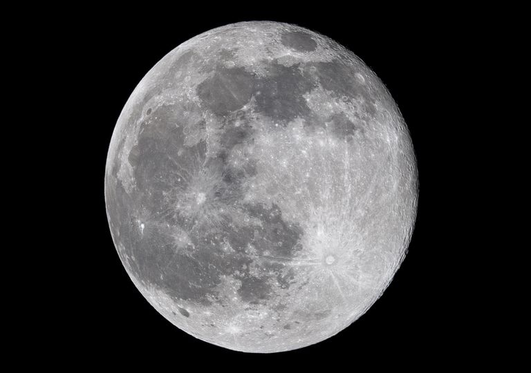 Vem aí a Superlua de Morango, a última do ano: não perca! Vem aí a Superlua de Morango, a última do ano: não perca!