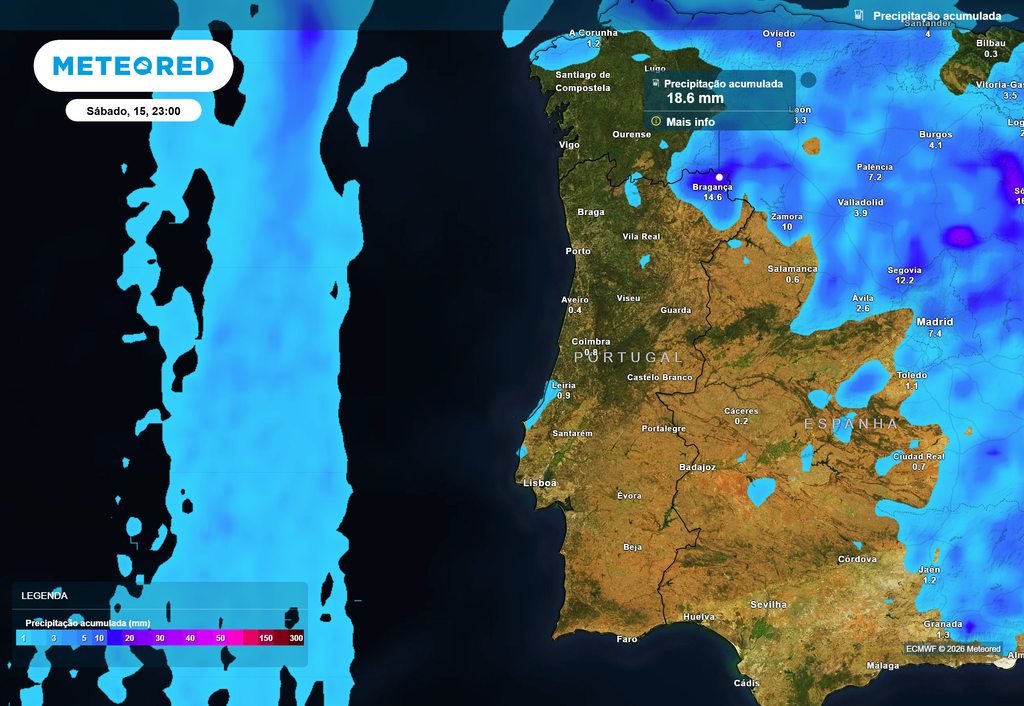 Atual previsão da distribuição da precipitação acumulada até às 23:00 de sábado, 15 de agosto. Observa-se uma pequena faixa do norte do distrito de Bragança como aquela onde poderá chover mais.