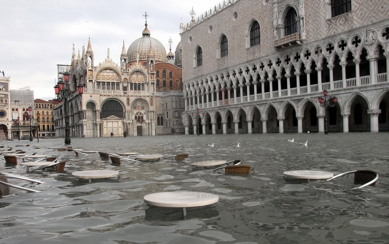 Venecia inundada por "acqua alta", o aguas altas