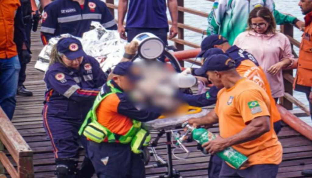 Homem de 50 anos faleceu no atendimento após naufrágio de barco de pesca em São Sebastião. Foto: Divulgação / Prefeitura de São Sebastião Homem de 50 anos faleceu no atendimento após naufrágio de barco de pesca em São Sebastião. Foto: Divulgação / Prefeitura de São Sebastião