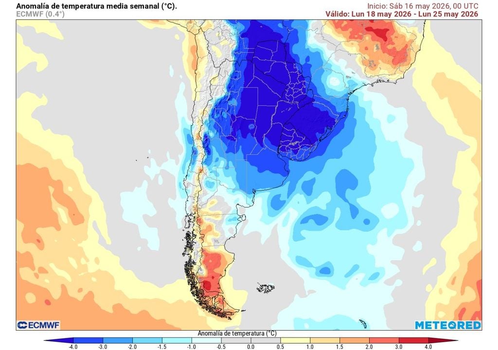 La costa de Chile central presenta una anomalía fría de temperaturas, influenciado directamente por la nubosidad costera.